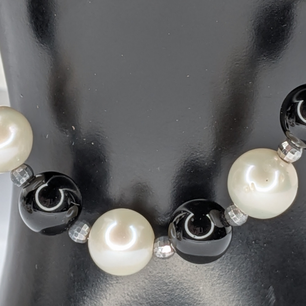 Sterling Silver Freshwater Pearl & Black Bead Adjustable Bracelet Elegant 925 - Picture 4 of 7